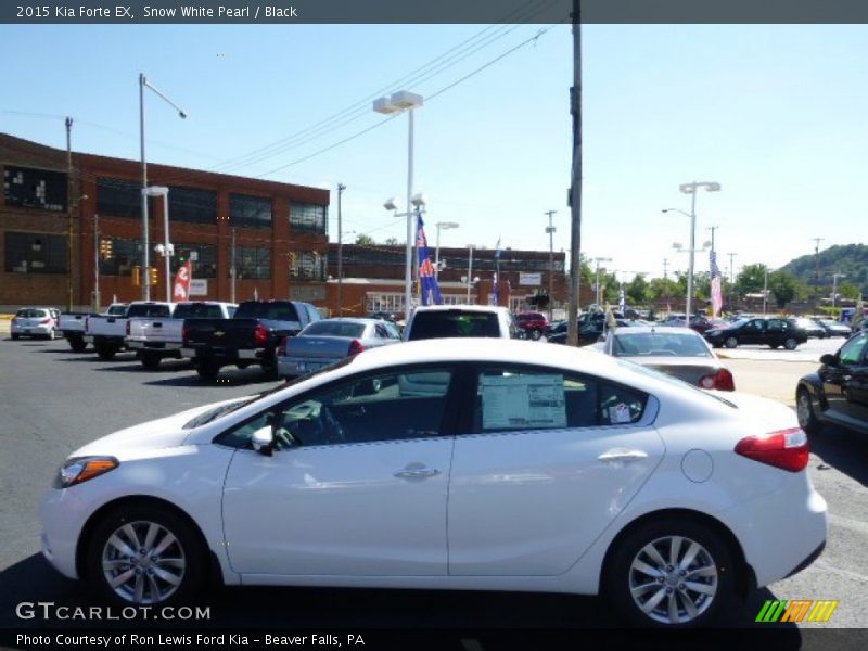 Snow White Pearl / Black 2015 Kia Forte EX