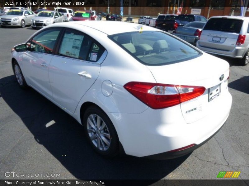 Snow White Pearl / Black 2015 Kia Forte EX