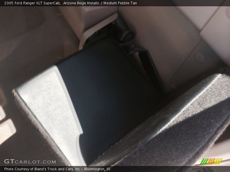 Arizona Beige Metallic / Medium Pebble Tan 2005 Ford Ranger XLT SuperCab