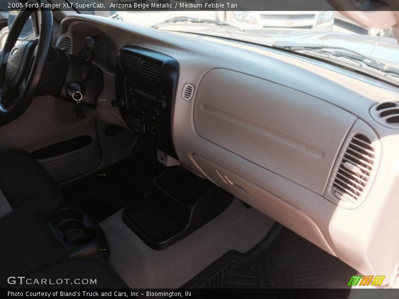 Arizona Beige Metallic / Medium Pebble Tan 2005 Ford Ranger XLT SuperCab