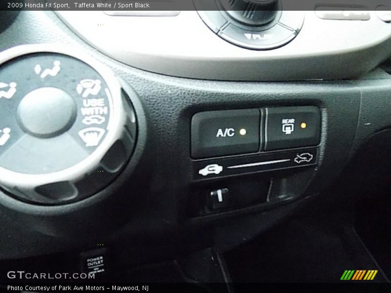 Taffeta White / Sport Black 2009 Honda Fit Sport