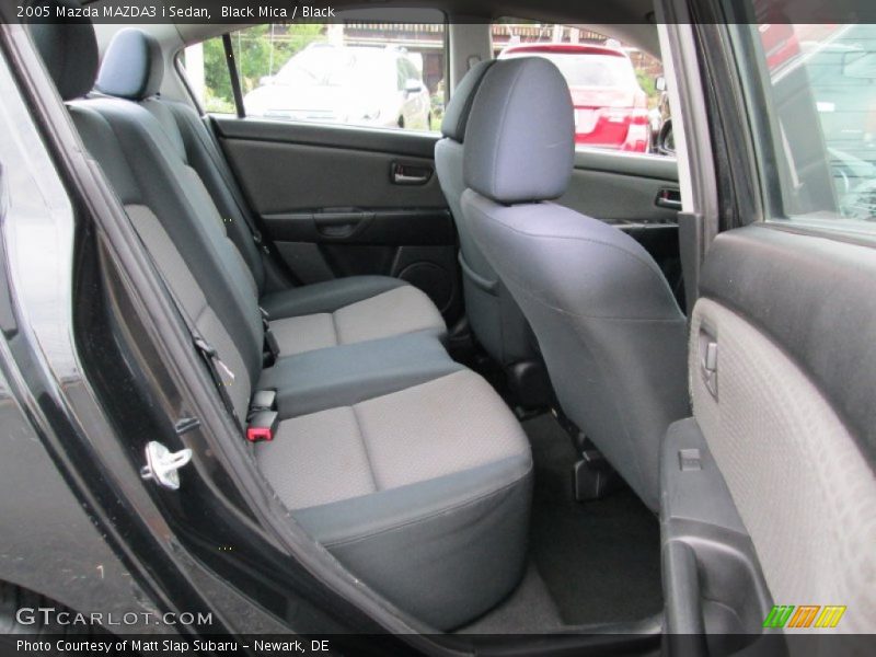 Black Mica / Black 2005 Mazda MAZDA3 i Sedan