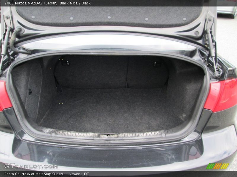 Black Mica / Black 2005 Mazda MAZDA3 i Sedan