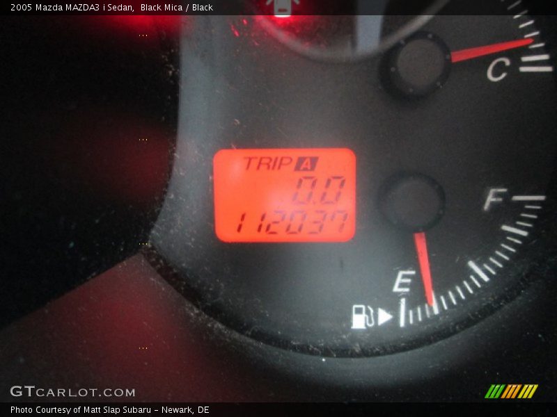 Black Mica / Black 2005 Mazda MAZDA3 i Sedan