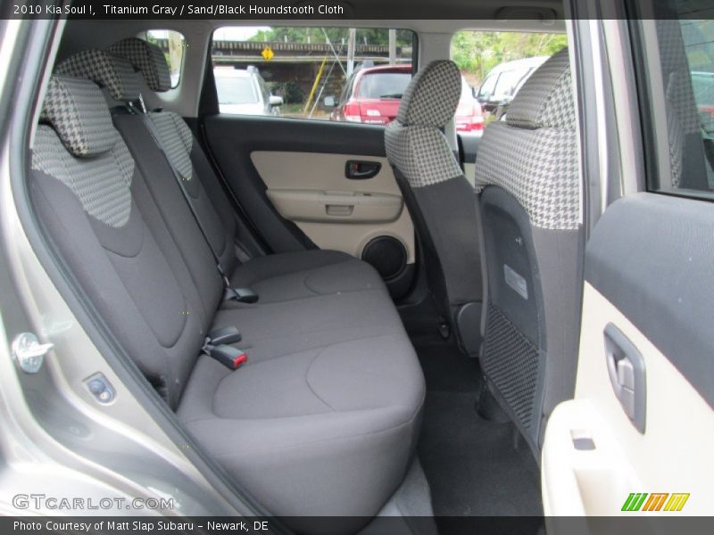 Titanium Gray / Sand/Black Houndstooth Cloth 2010 Kia Soul !