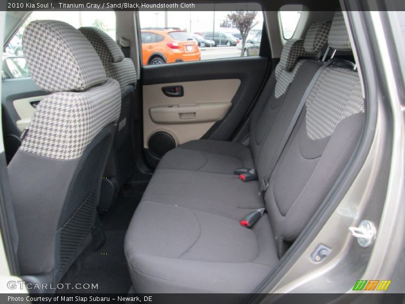 Titanium Gray / Sand/Black Houndstooth Cloth 2010 Kia Soul !