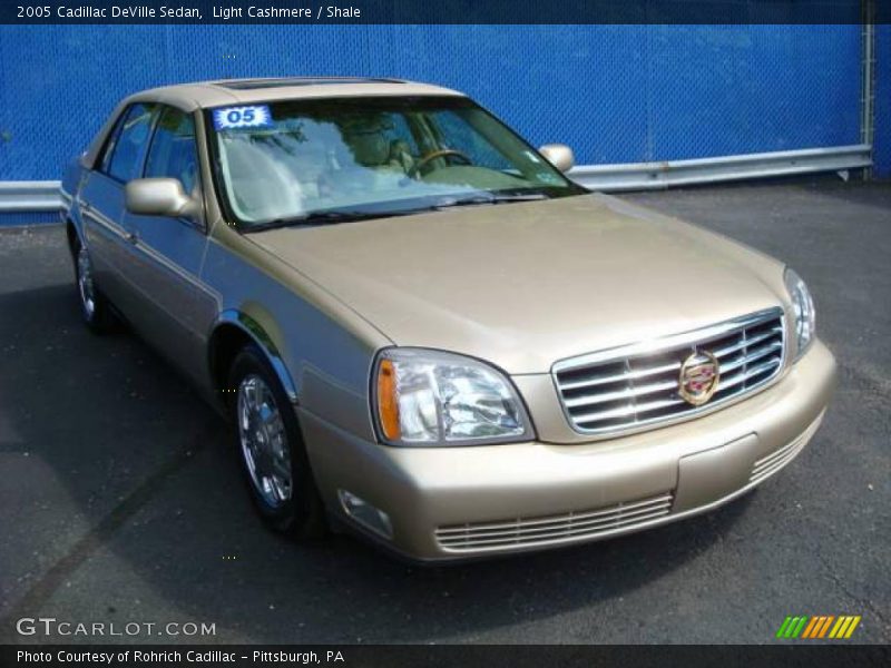Light Cashmere / Shale 2005 Cadillac DeVille Sedan