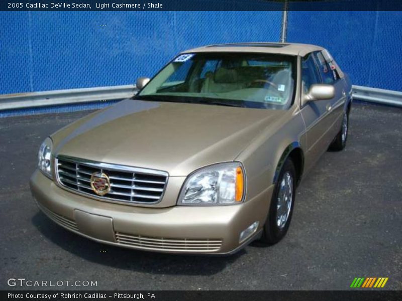 Light Cashmere / Shale 2005 Cadillac DeVille Sedan