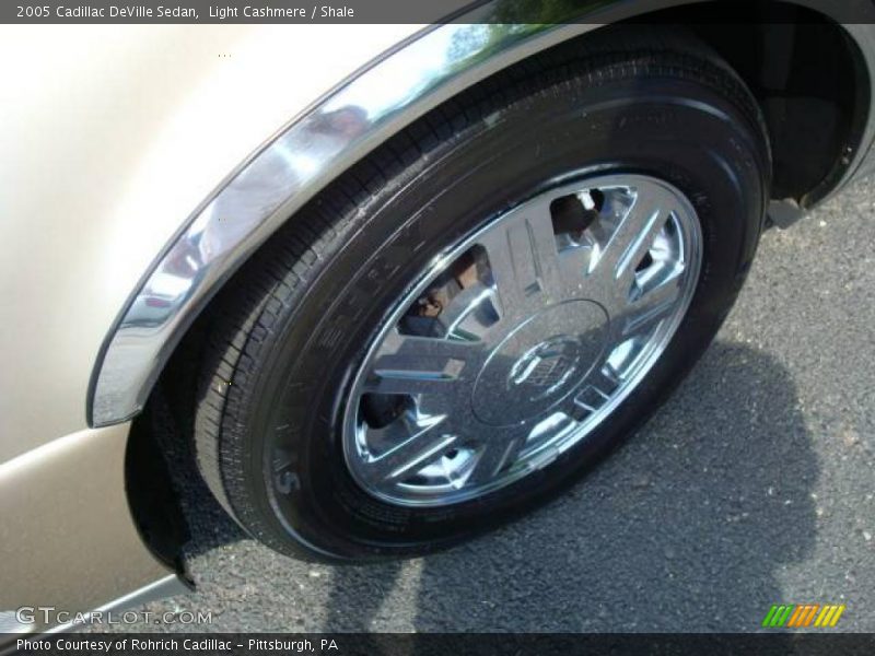 Light Cashmere / Shale 2005 Cadillac DeVille Sedan