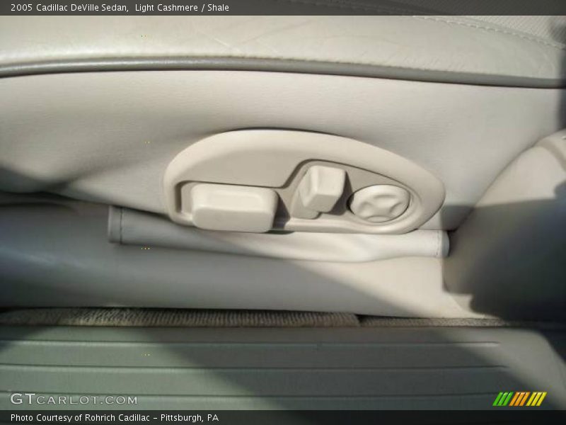 Light Cashmere / Shale 2005 Cadillac DeVille Sedan