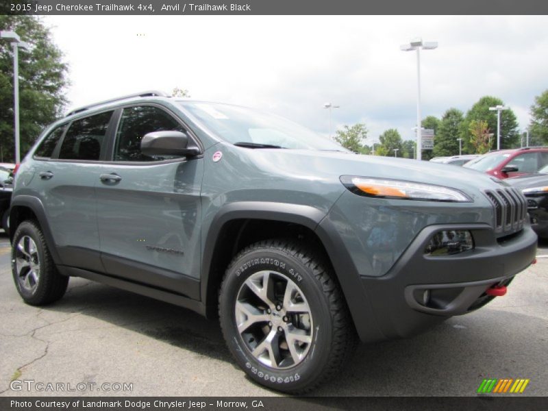 Front 3/4 View of 2015 Cherokee Trailhawk 4x4