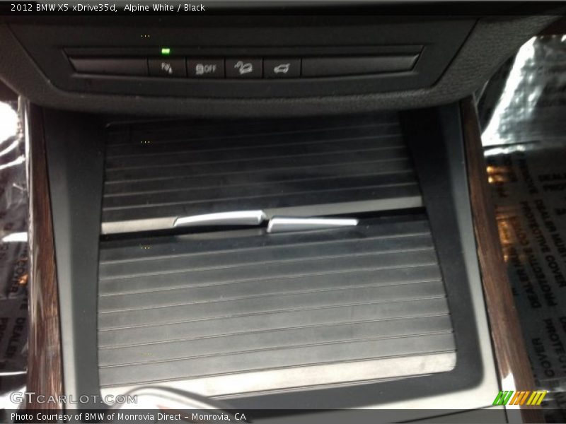 Alpine White / Black 2012 BMW X5 xDrive35d