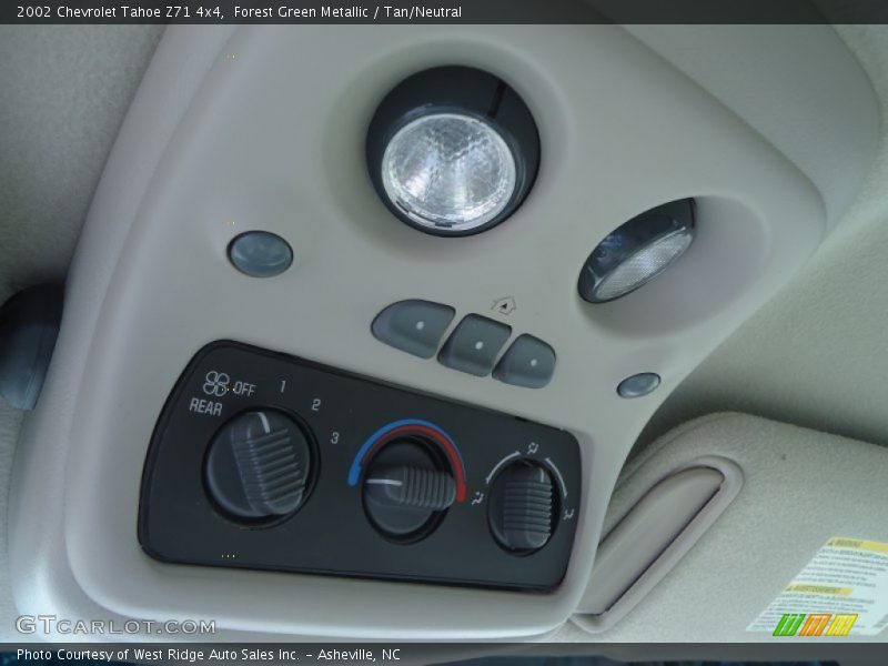 Controls of 2002 Tahoe Z71 4x4