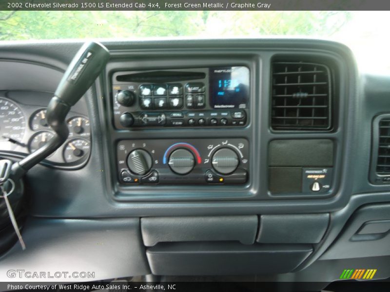 Forest Green Metallic / Graphite Gray 2002 Chevrolet Silverado 1500 LS Extended Cab 4x4