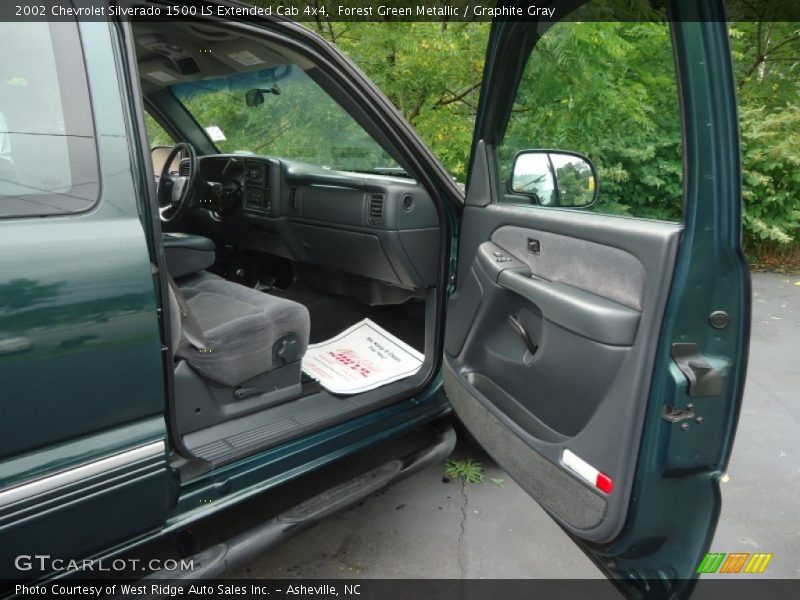 Forest Green Metallic / Graphite Gray 2002 Chevrolet Silverado 1500 LS Extended Cab 4x4