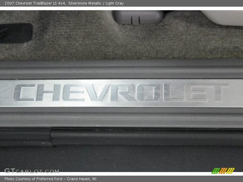 Silverstone Metallic / Light Gray 2007 Chevrolet TrailBlazer LS 4x4