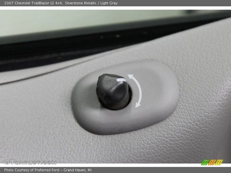 Silverstone Metallic / Light Gray 2007 Chevrolet TrailBlazer LS 4x4