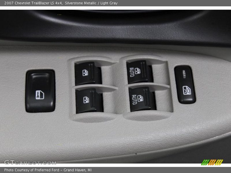 Silverstone Metallic / Light Gray 2007 Chevrolet TrailBlazer LS 4x4