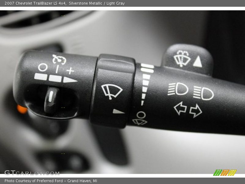 Silverstone Metallic / Light Gray 2007 Chevrolet TrailBlazer LS 4x4