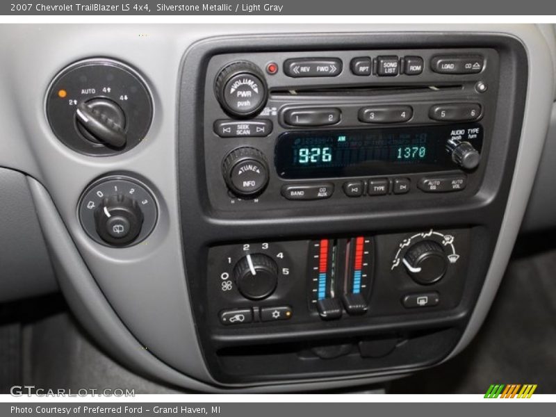 Silverstone Metallic / Light Gray 2007 Chevrolet TrailBlazer LS 4x4