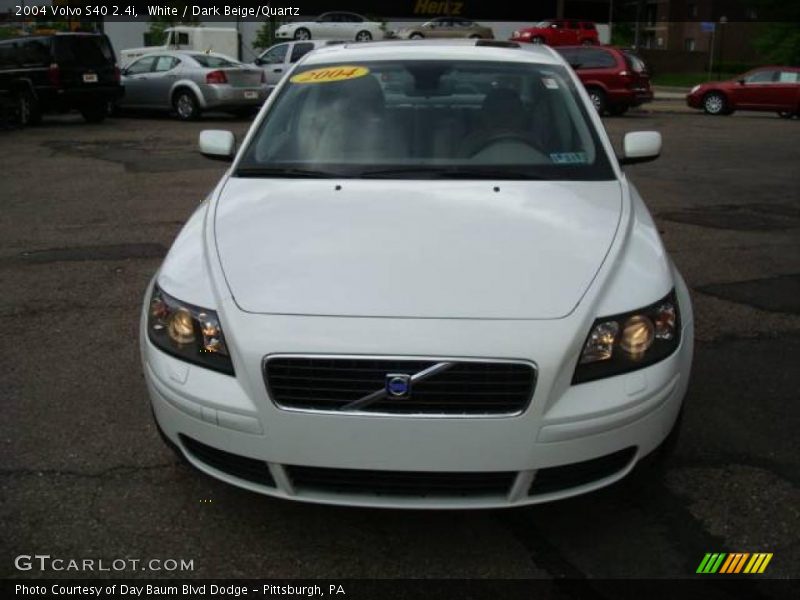 White / Dark Beige/Quartz 2004 Volvo S40 2.4i