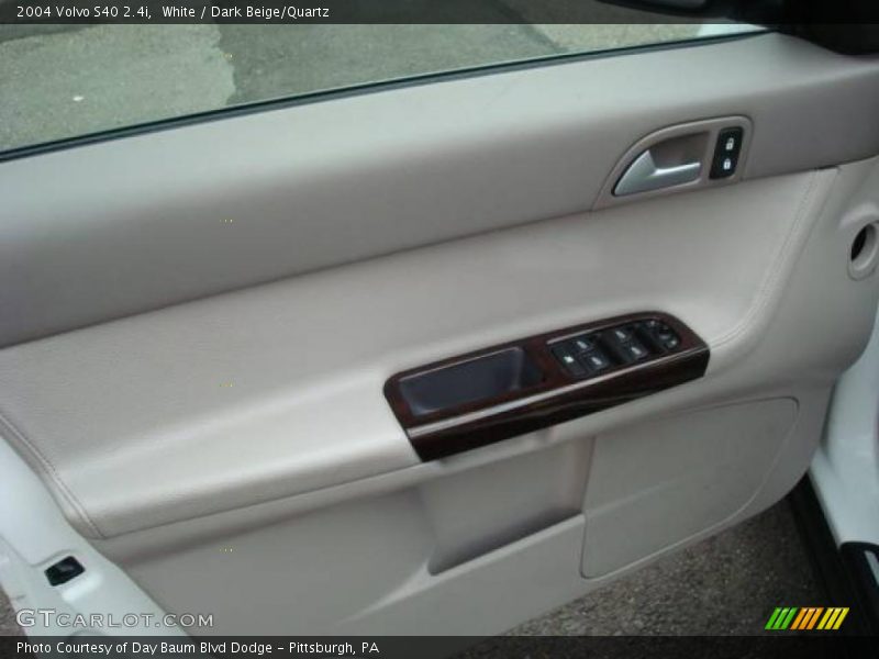 White / Dark Beige/Quartz 2004 Volvo S40 2.4i