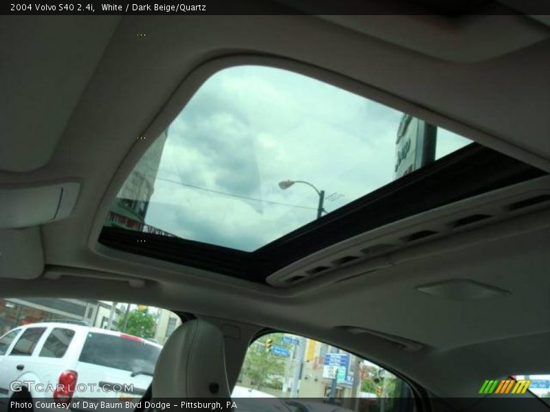 White / Dark Beige/Quartz 2004 Volvo S40 2.4i