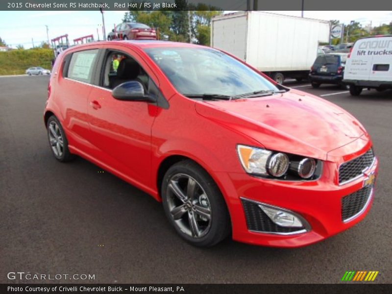 Front 3/4 View of 2015 Sonic RS Hatchback