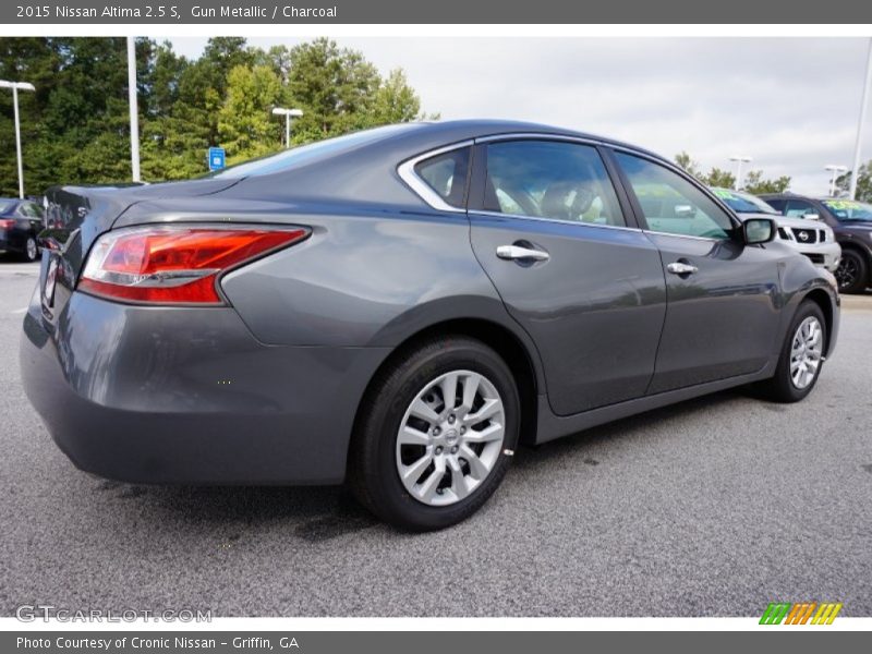 Gun Metallic / Charcoal 2015 Nissan Altima 2.5 S