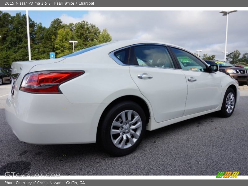 Pearl White / Charcoal 2015 Nissan Altima 2.5 S