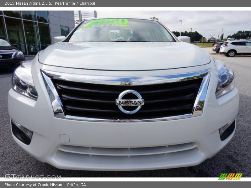 Pearl White / Charcoal 2015 Nissan Altima 2.5 S