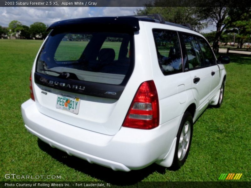 Aspen White / Gray 2003 Subaru Forester 2.5 XS