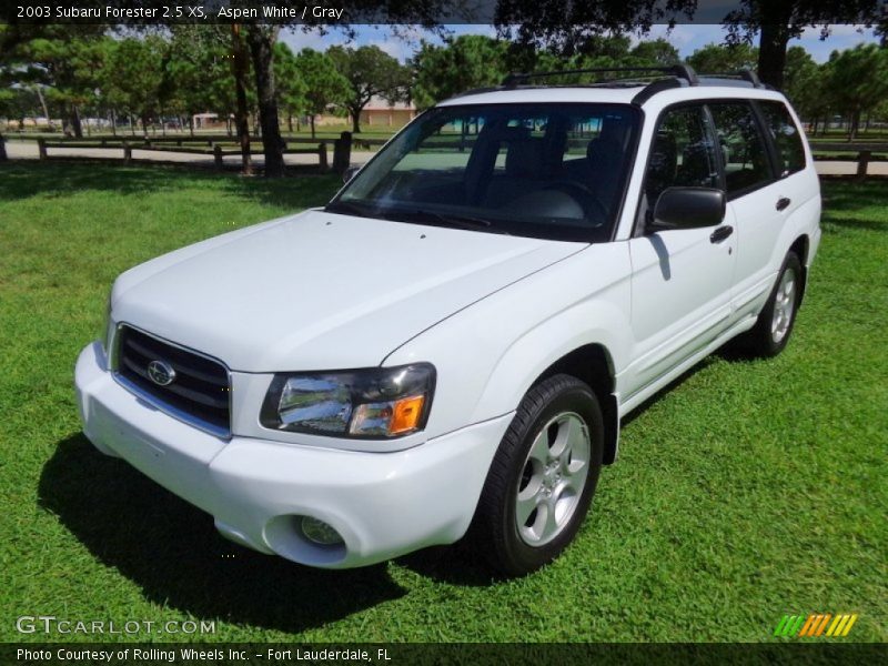 Front 3/4 View of 2003 Forester 2.5 XS