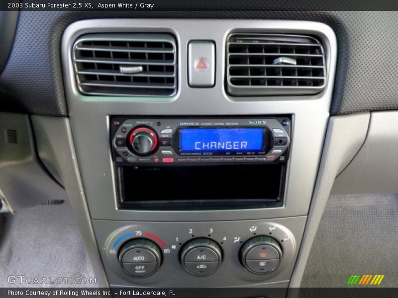 Aspen White / Gray 2003 Subaru Forester 2.5 XS