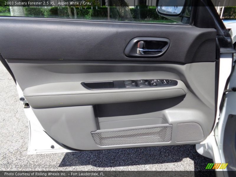 Aspen White / Gray 2003 Subaru Forester 2.5 XS