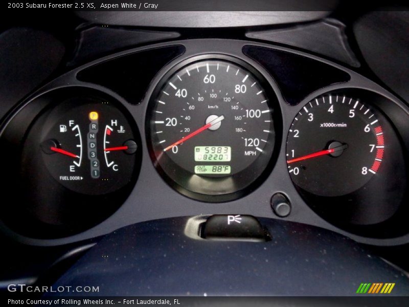Aspen White / Gray 2003 Subaru Forester 2.5 XS