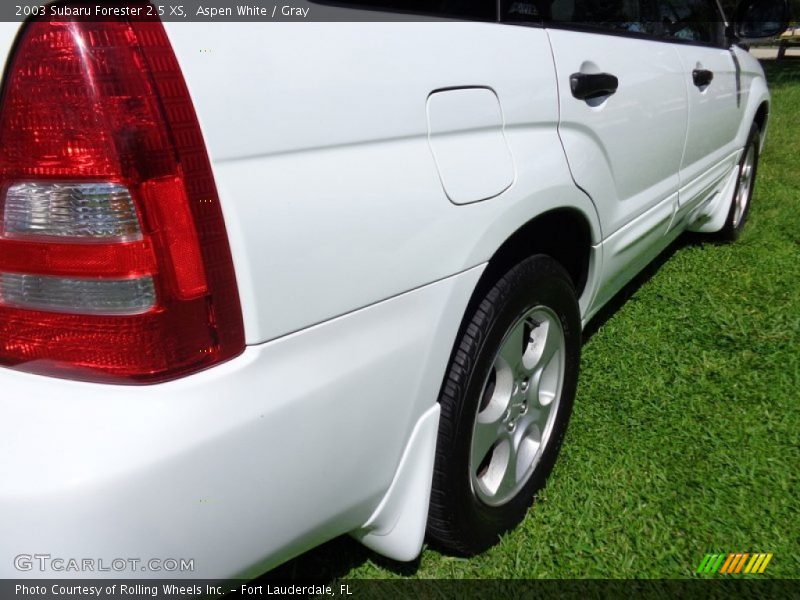 Aspen White / Gray 2003 Subaru Forester 2.5 XS