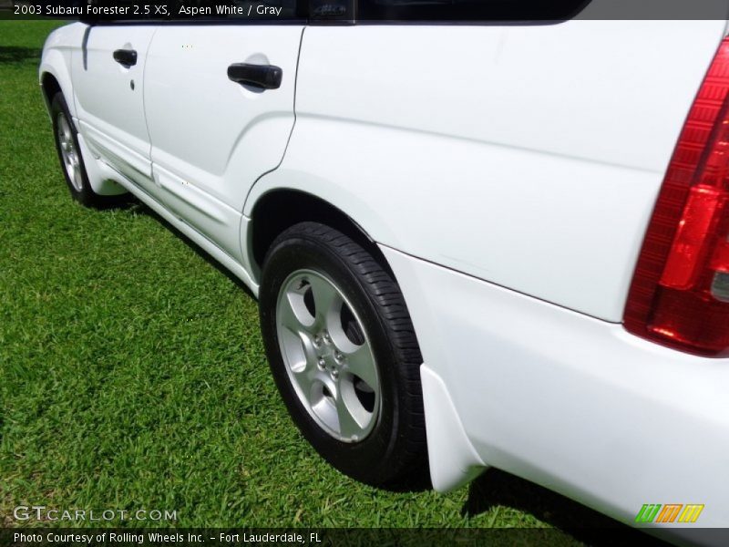 Aspen White / Gray 2003 Subaru Forester 2.5 XS