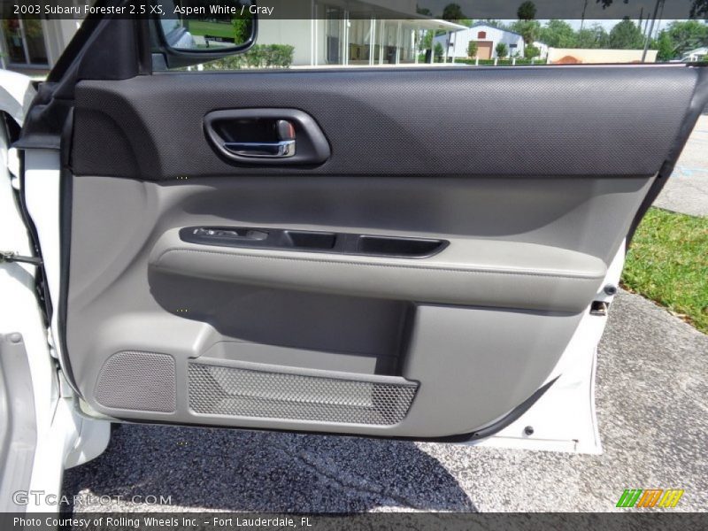 Aspen White / Gray 2003 Subaru Forester 2.5 XS