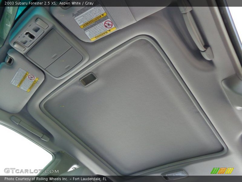 Aspen White / Gray 2003 Subaru Forester 2.5 XS
