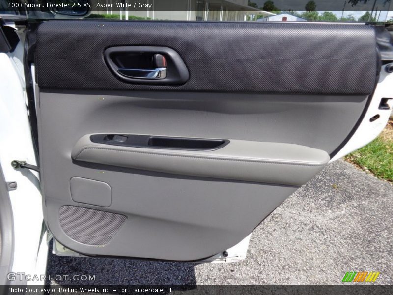 Aspen White / Gray 2003 Subaru Forester 2.5 XS
