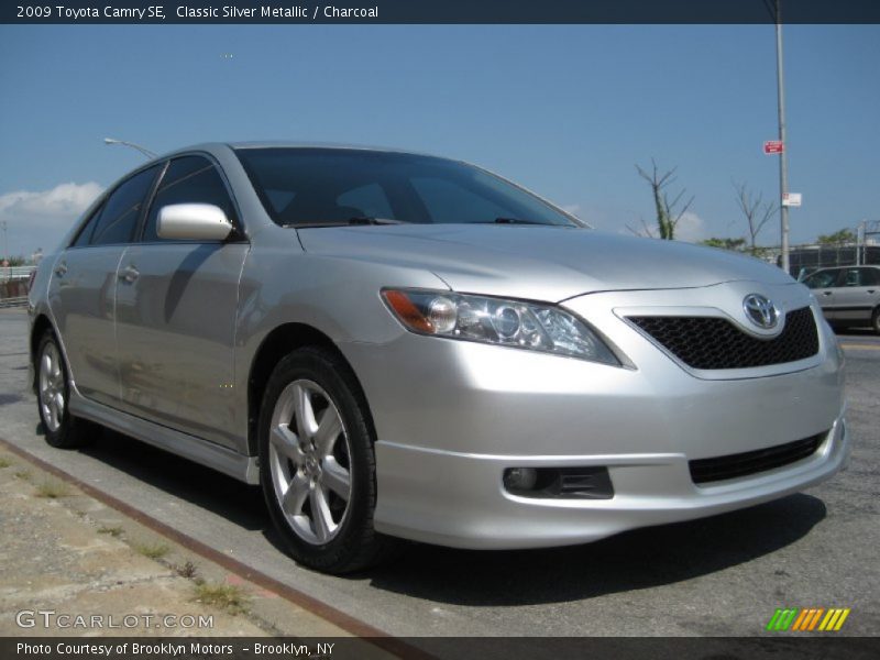 Classic Silver Metallic / Charcoal 2009 Toyota Camry SE