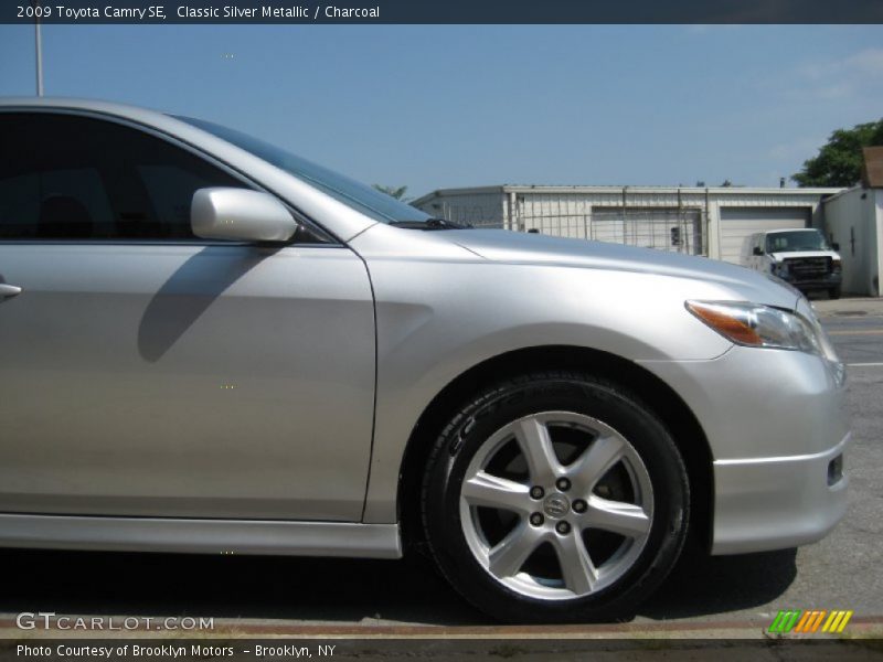 Classic Silver Metallic / Charcoal 2009 Toyota Camry SE