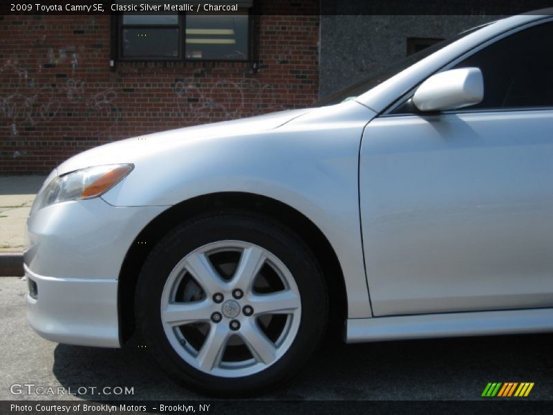 Classic Silver Metallic / Charcoal 2009 Toyota Camry SE