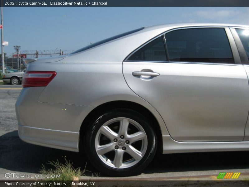 Classic Silver Metallic / Charcoal 2009 Toyota Camry SE