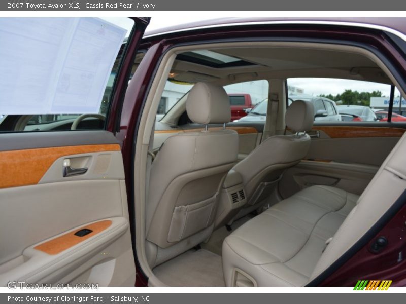 Cassis Red Pearl / Ivory 2007 Toyota Avalon XLS