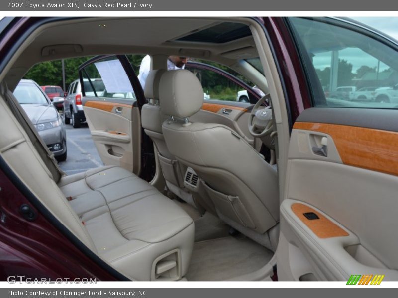 Cassis Red Pearl / Ivory 2007 Toyota Avalon XLS