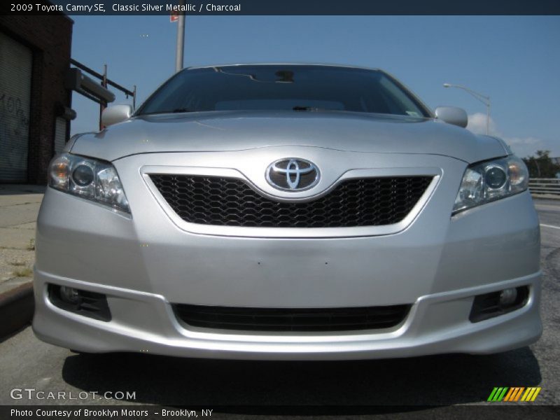 Classic Silver Metallic / Charcoal 2009 Toyota Camry SE