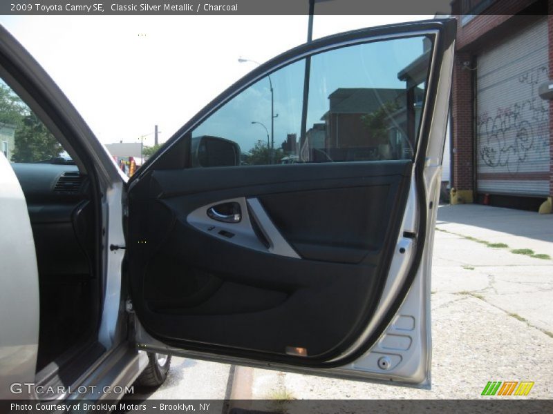 Classic Silver Metallic / Charcoal 2009 Toyota Camry SE