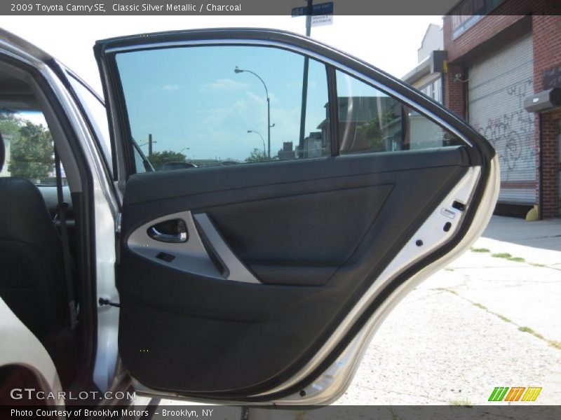 Classic Silver Metallic / Charcoal 2009 Toyota Camry SE